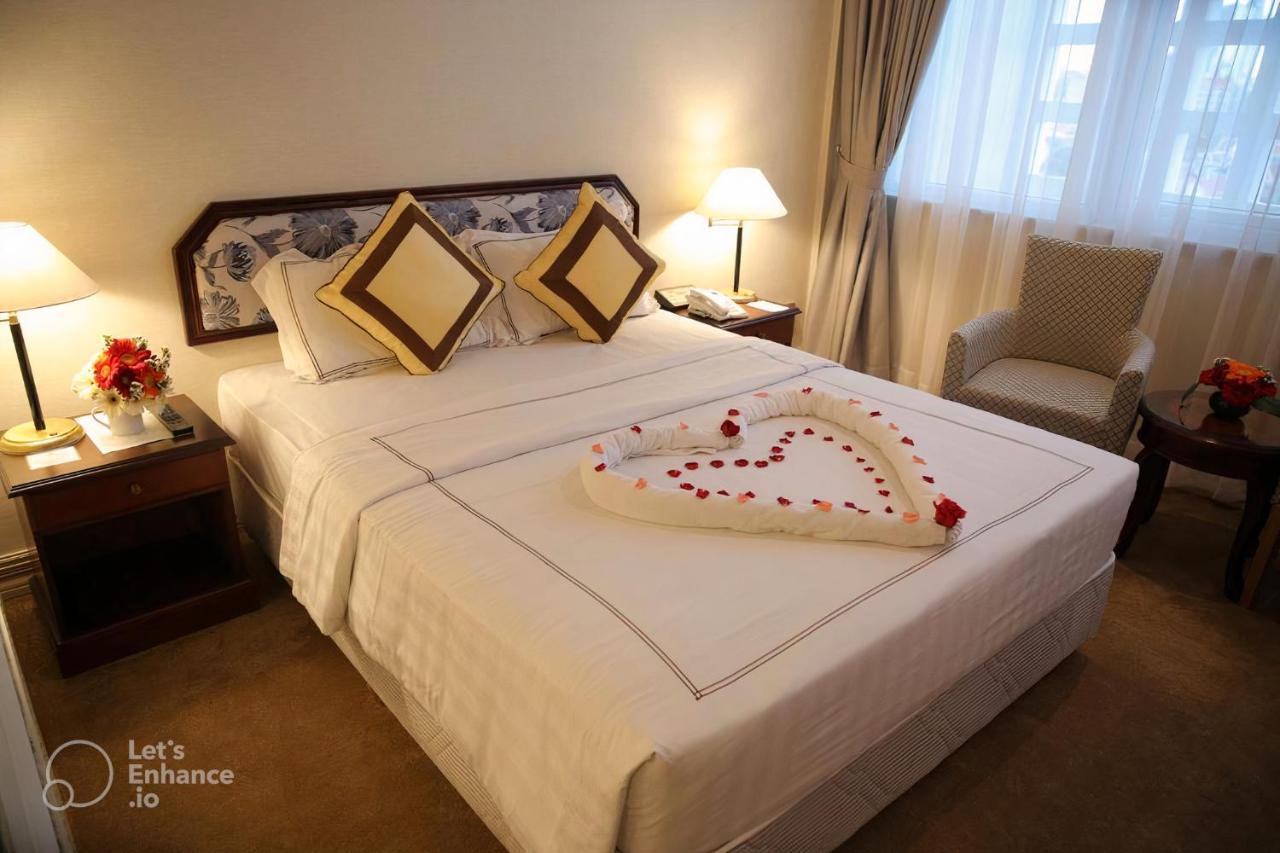 Lotus Saigon Hotel Ho Chi Minh-stad Buitenkant foto